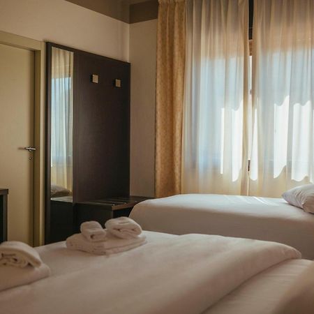 Hotel Palazzo Paradiso 玛杜纳迪利万泽 外观 照片