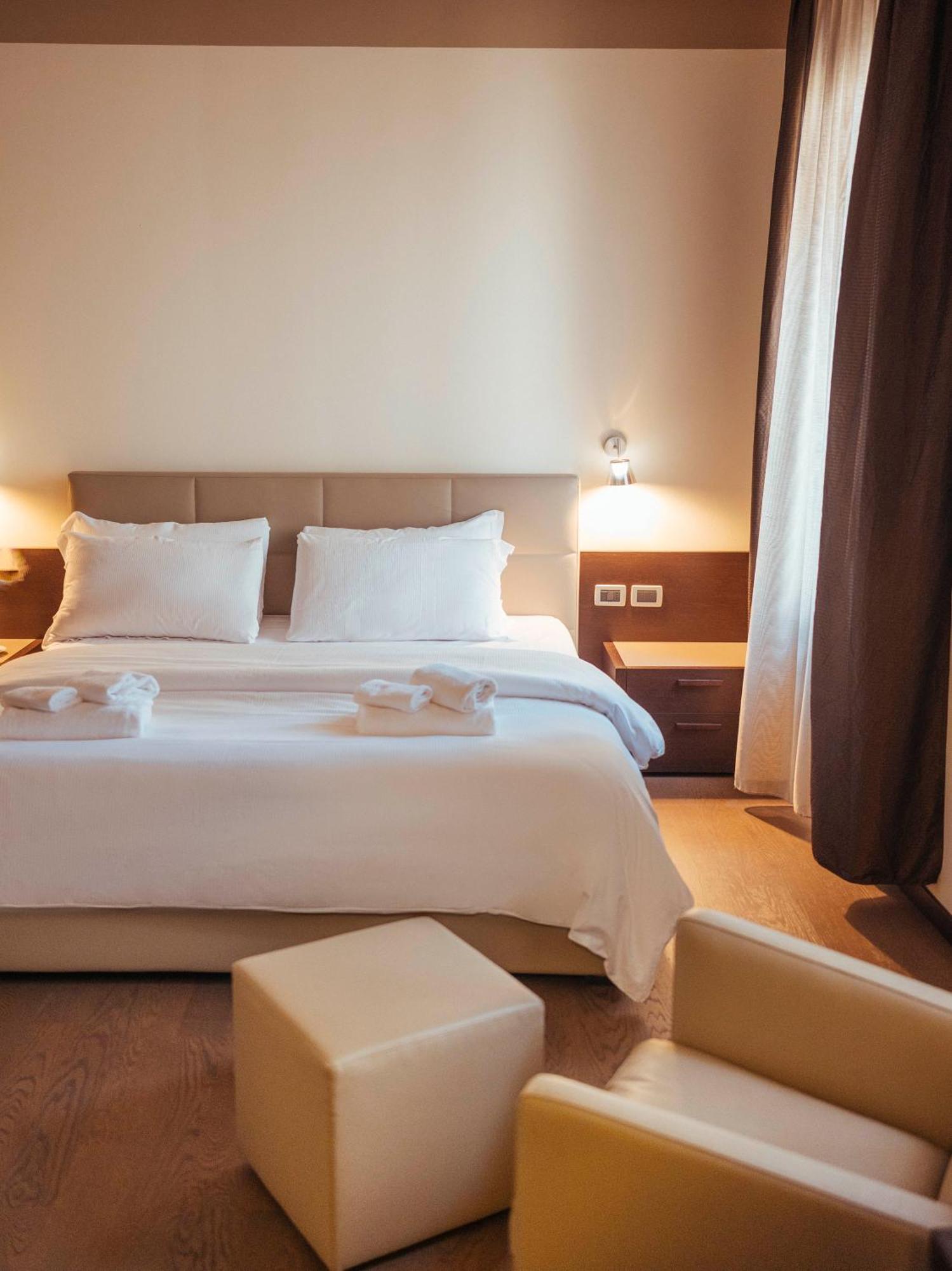Hotel Palazzo Paradiso 玛杜纳迪利万泽 外观 照片