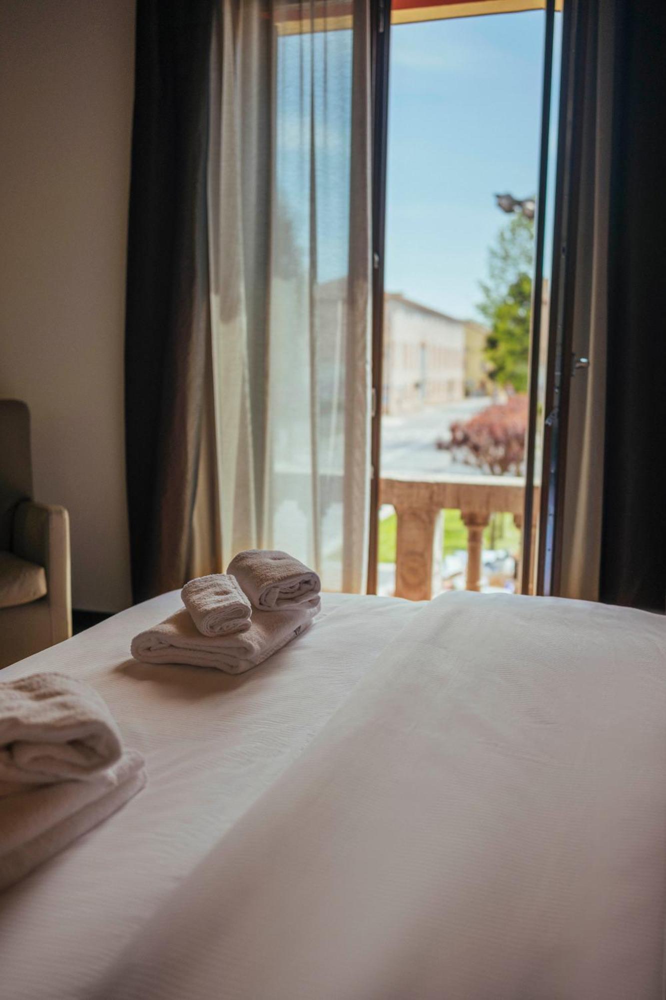 Hotel Palazzo Paradiso 玛杜纳迪利万泽 外观 照片