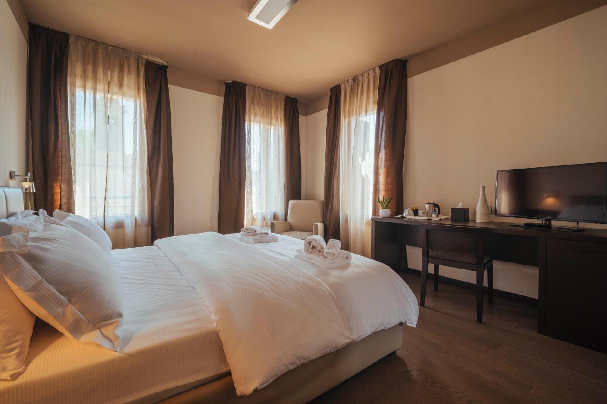 Hotel Palazzo Paradiso 玛杜纳迪利万泽 外观 照片