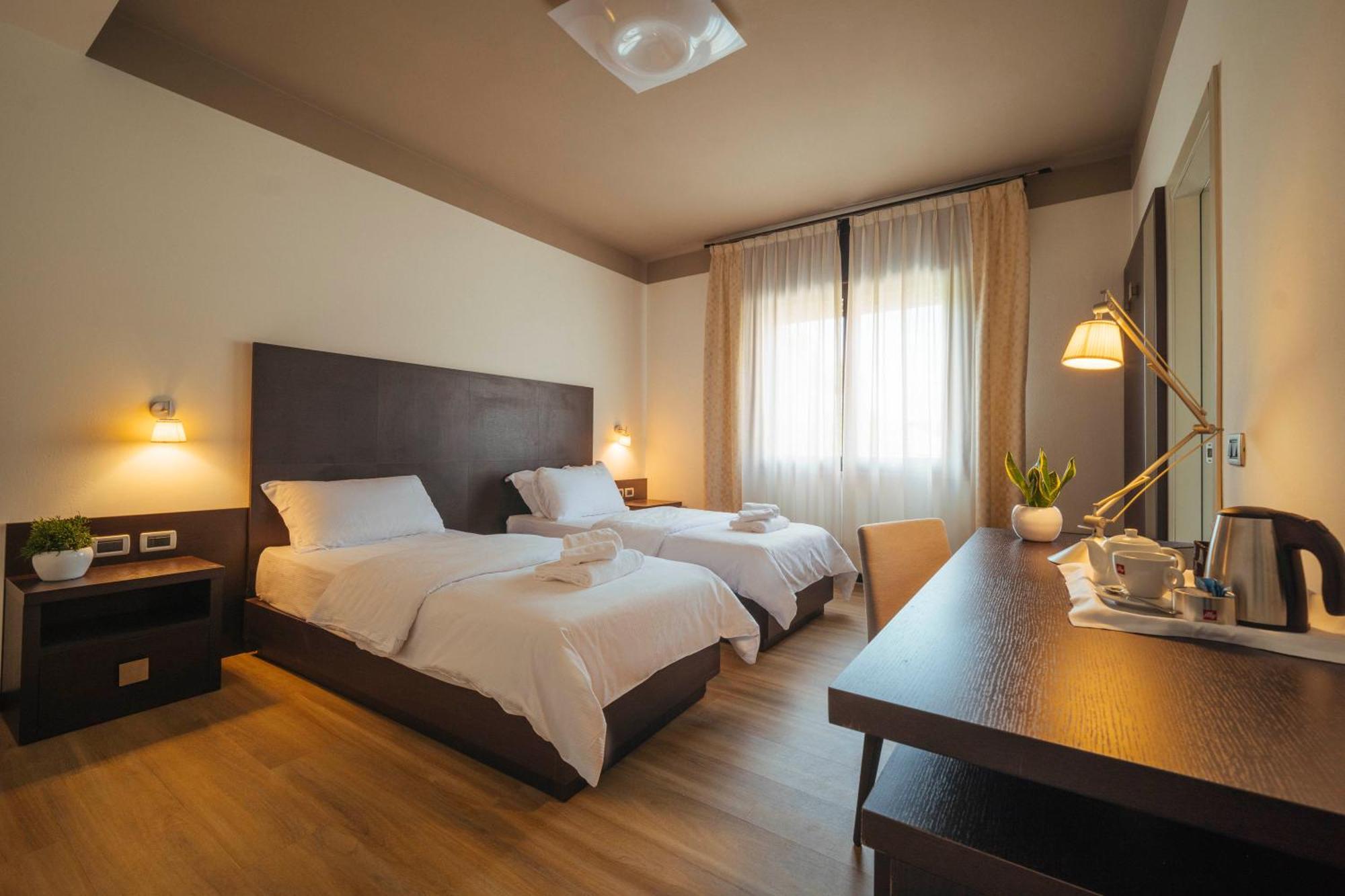 Hotel Palazzo Paradiso 玛杜纳迪利万泽 外观 照片