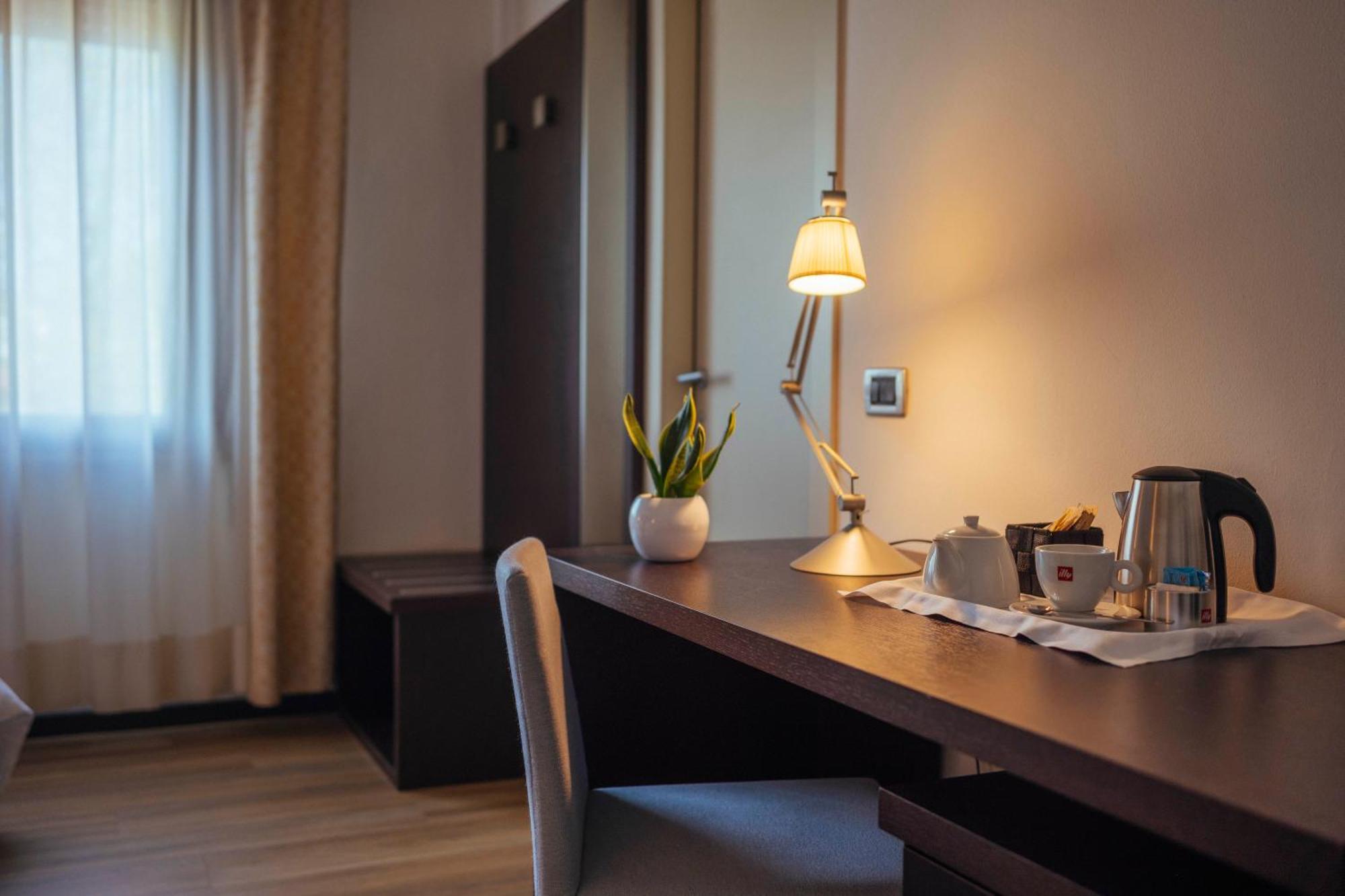 Hotel Palazzo Paradiso 玛杜纳迪利万泽 外观 照片